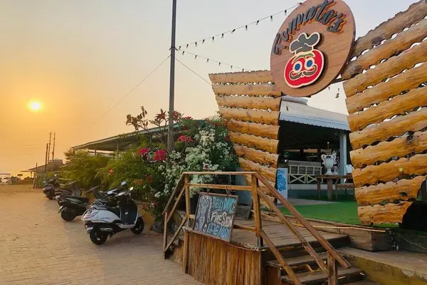 Tomato's Garden Kitchen And Bar