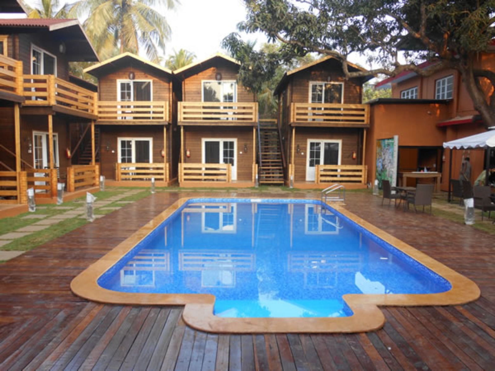 La Vie Woods Resort
